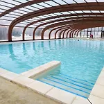 مكان تخييم En Parc Residentiel Pour 4 Personnes A Proximite De La *