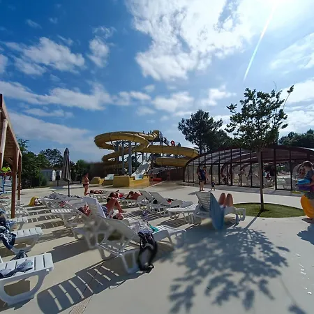 Campsite En Parc Residentiel Pour 4 Personnes A Proximite De La