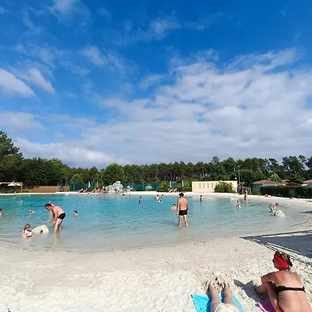 En Parc Residentiel Pour 4 Personnes A Proximite De La Campsite *