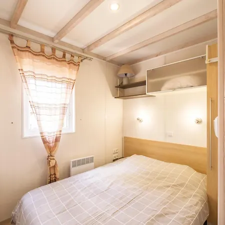 Parc Residentiel Les Vignes Ли-э-Микс