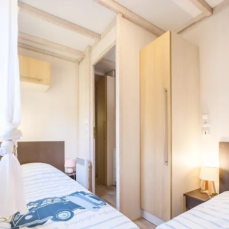 Parc Residentiel Les Vignes * Ли-э-Микс