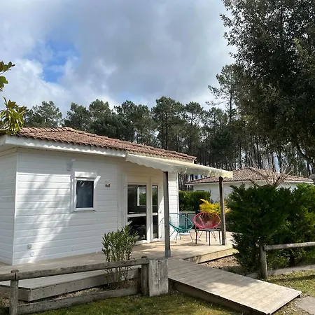 Campingplatz En Parc Residentiel Pour 4 Personnes A Proximite De La *